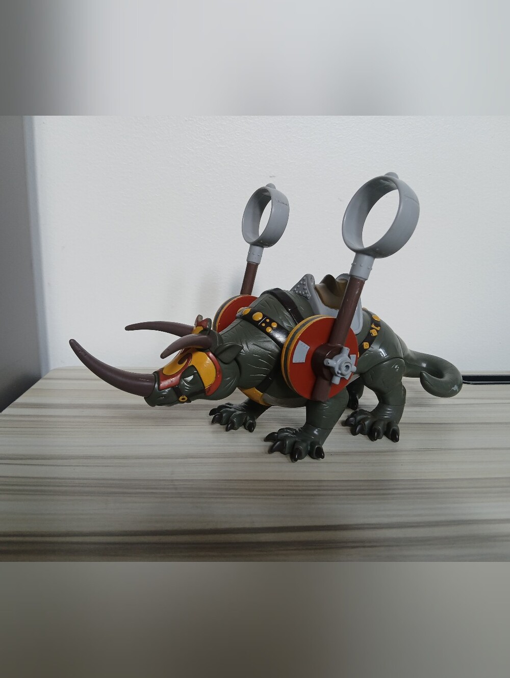 Avatar The Last Airbender Fire Attack Rhino Action Figure 2005 Mattel